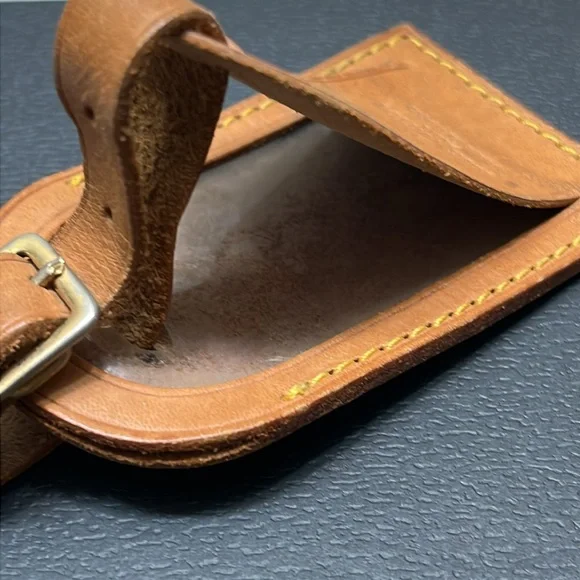 LV LUGAGE TAG IN GUC - Picture 6 of 6